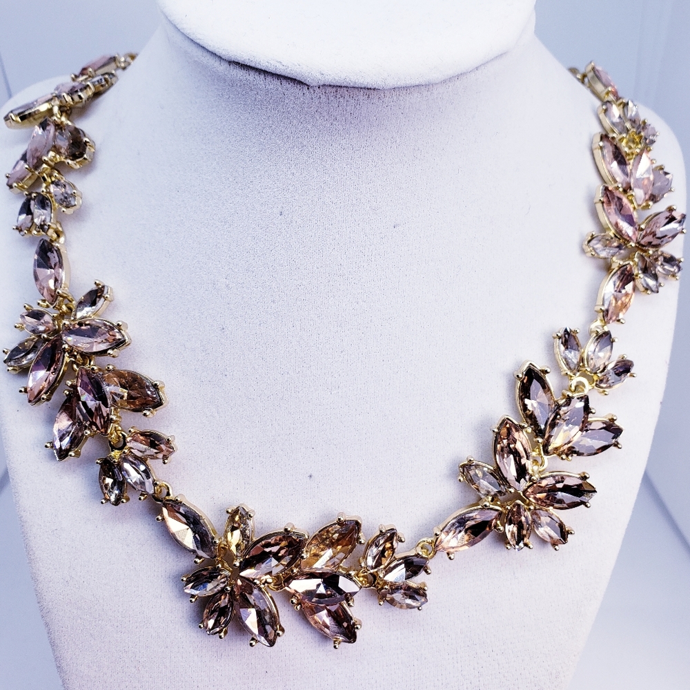 Beautiful Crystal Necklace Banana Republic